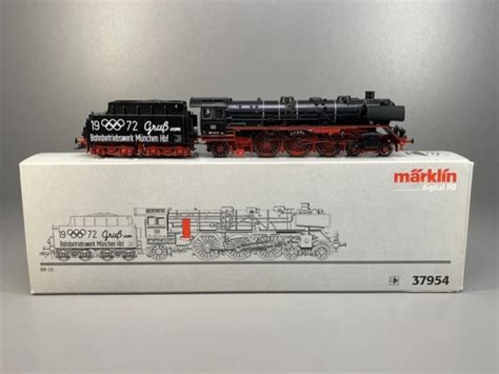 Niall Horan and Selena Gomez get chummy