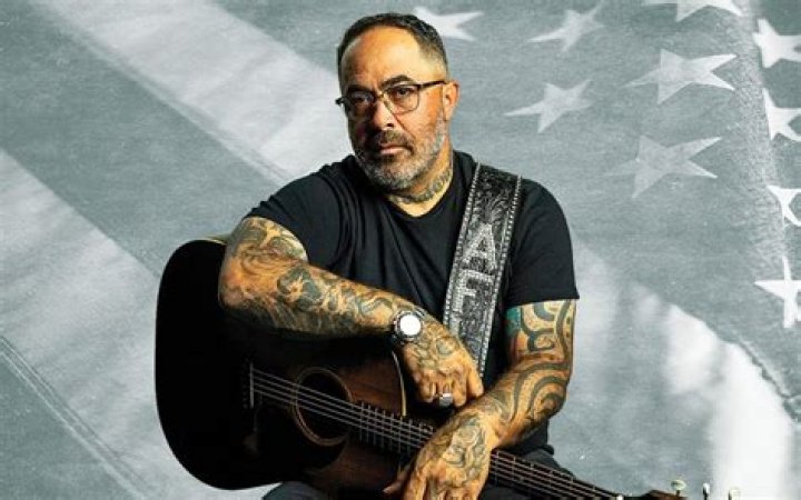 Aaron Lewis- Net Worth, Age, Ethnicity, Wife, Marriage, Height, Career