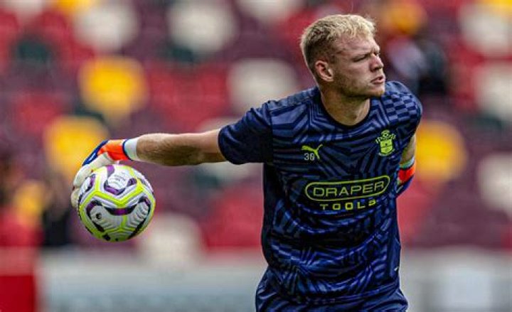 Aaron Ramsdale- Bio, Age, Net Worth, Girlfriend, Dating, Height