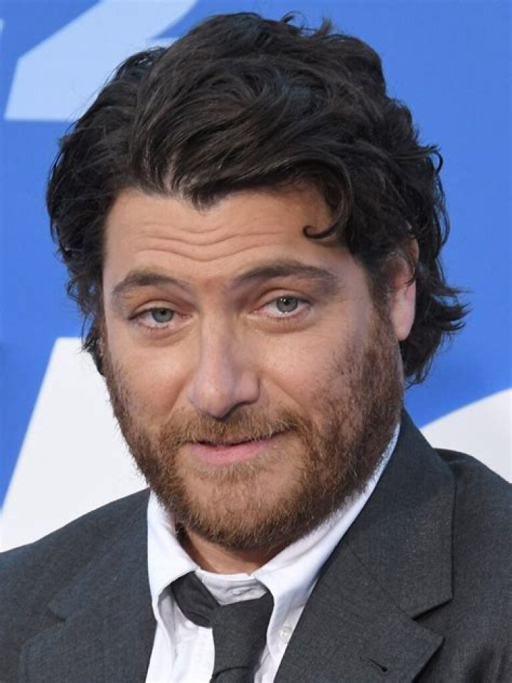 Adam Pally Biography: Age, Wife, Parents, Net Worth, Nationality, Children, Height, Wikipedia, Movie