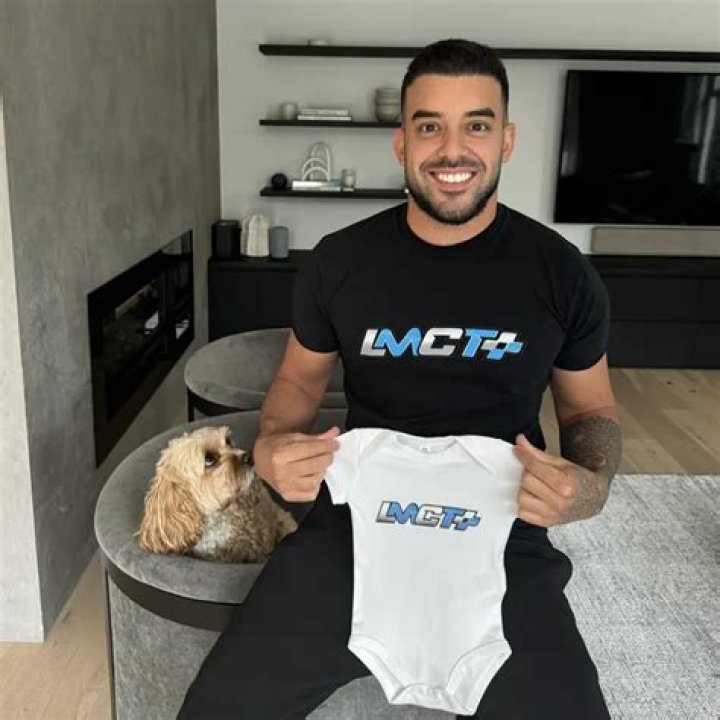 Adrian Portelli Biography: Net Worth, Wife, Age, Siblings, Parents, Children, Height, Instagram