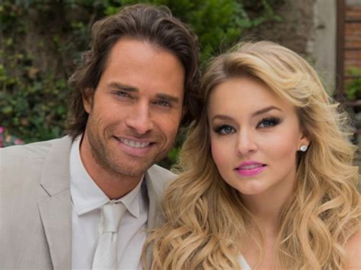 Adriana Gillett Biography: Age, Husband, Net Worth, Photos, Instagram, Wikipedia | TheCityCeleb