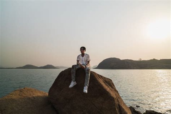 Afropop Star JOEBOY Shares New Music Video For 'Lonely'