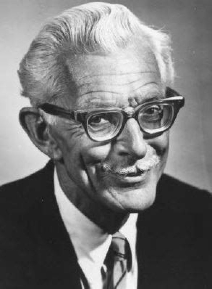 Alan Napier Net Worth, Age, Height, Bio, Birthday, Wiki!