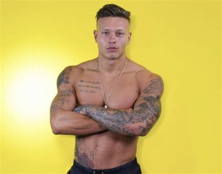 Alex Bowen- Net Worth, Bio, Age, Girlfriend, Ethnicity, Height, Career