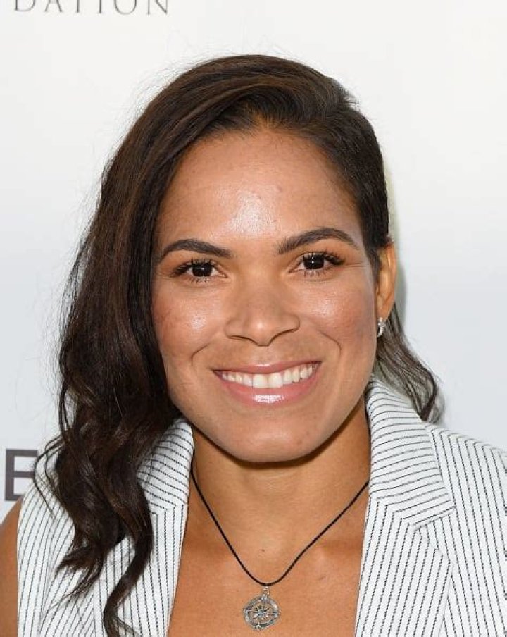 Amanda Nunes Net Worth: How Much Is Amanda Nunes Worth?