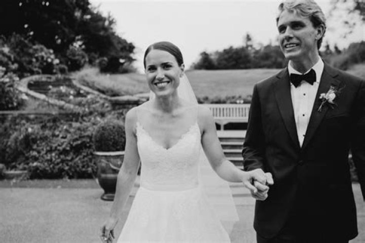 Andrew McCarthy’s Wife: Who is Andrew McCarthy Dating?