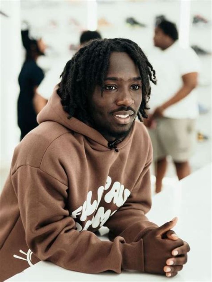 Araloyin Oshunremi Height: How Tall is Araloyin Oshunremi?