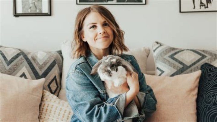 Ashley Hutchinson Net Worth, Age, Height, Bio, Birthday, Wiki!