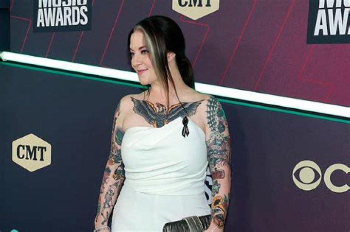Know About Ashley McBryde; Tattoos, Andy, Tours, Age, Songs, Net Worth