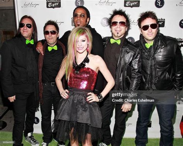 Avril Lavigne Teams Up With Orianthi, Steve Ferlazzo, Nuno Bettencourt, Phil X, Gary Cherone, dUg Pinnick, And More For Soundcheck Live Charity Single Of "Let It Be" Originally By The Beatles