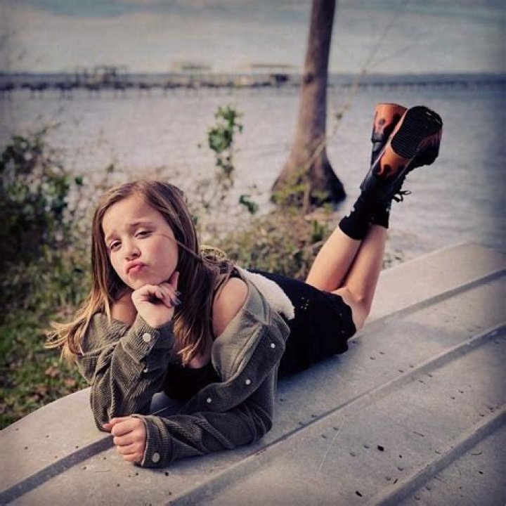 Aydah Vlach- Bio, Age, Height, Net Worth, Boyfriend, Dating