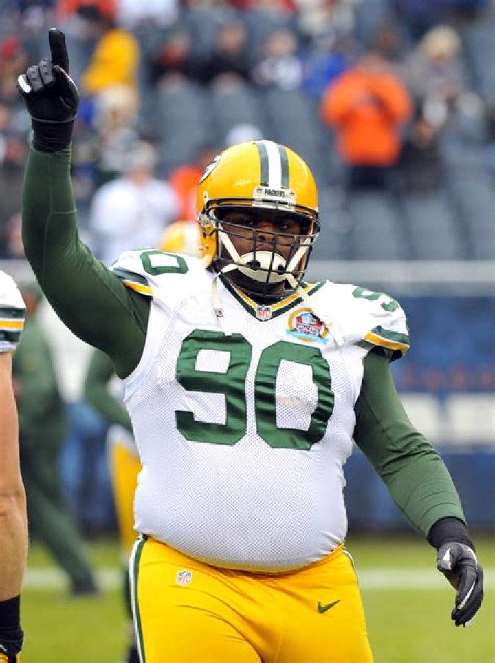 B. J. Raji Net Worth, Age, Height, Bio, Birthday, Wiki!