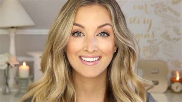 Becca Bristow - Net Worth, Age, Height, Birthday, Bio, Wiki!