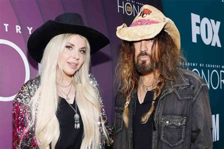 Billy Ray Cyrus Biography: Height, Age, Songs, Net Worth, Albums, Instagram, Wikipedia, Wife, Parents, Family, Children