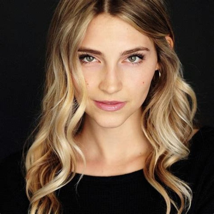 Biz Betzing Net Worth, Age, Height, Bio, Birthday, Wiki!