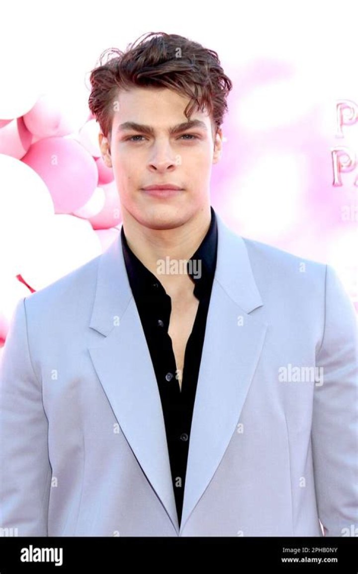 Blake Draper- Wiki, Age, Height, Net Worth, Girlfriend, Ethnicity