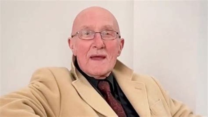 Bobby Cummines - Net Worth, Age, Height, Birthday, Bio, Wiki!