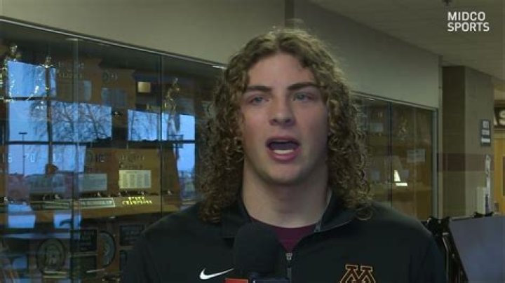 Cade Larson- Wiki, Age, Height, Net Worth, Girlfriend, Ethnicity