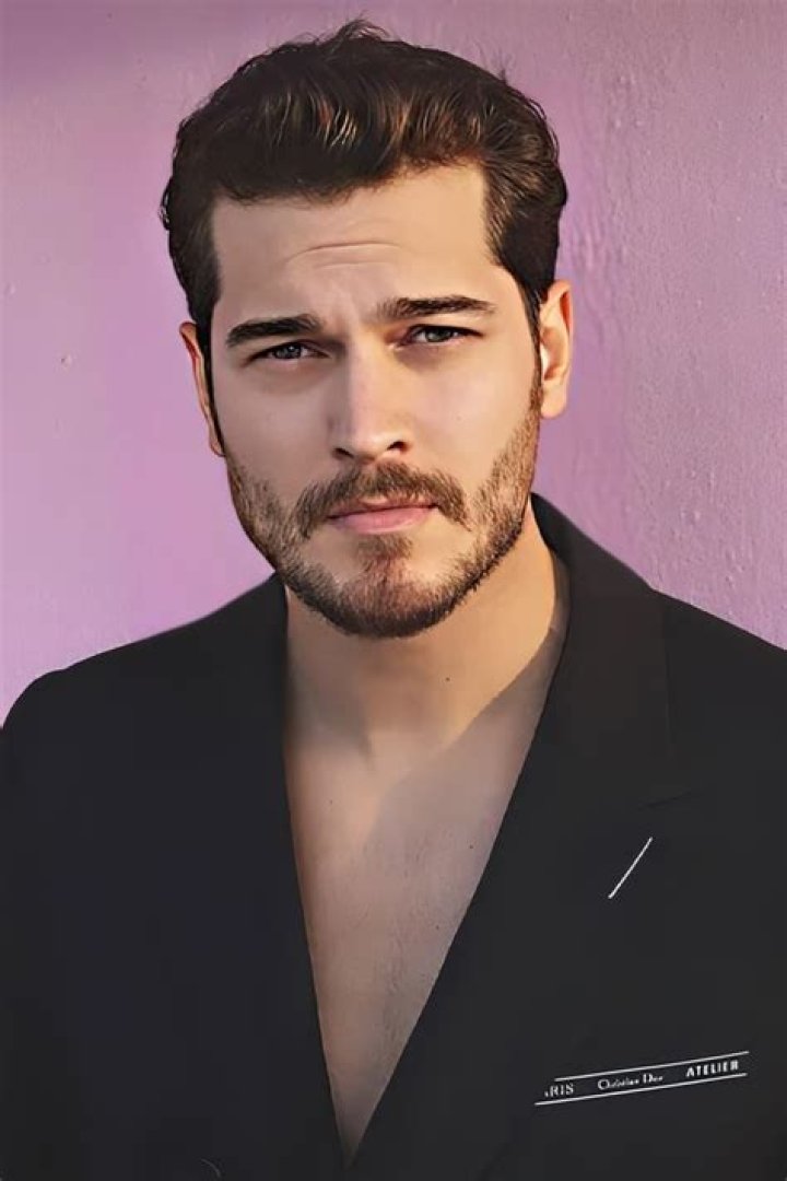 Cagatay Ulusoy Net Worth, Age, Height, Bio, Birthday, Wiki!