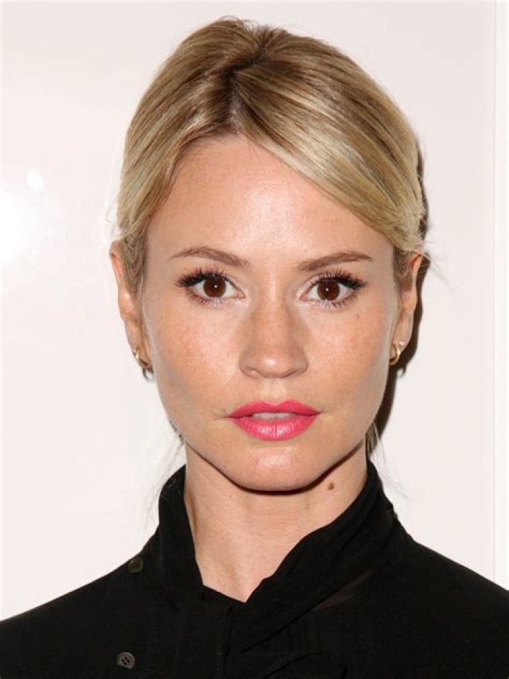 Cameron Richardson Net Worth, Age, Height, Bio, Birthday, Wiki!