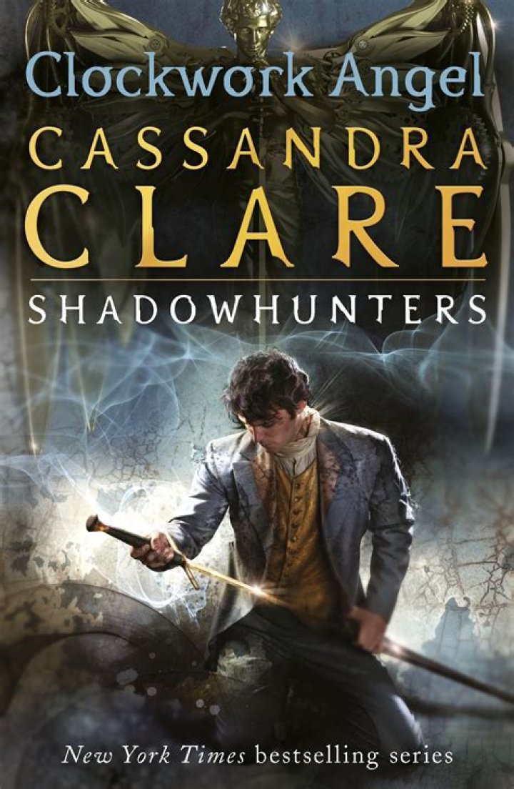 Cassandra Clare to publish adult book series about Magnus Bane