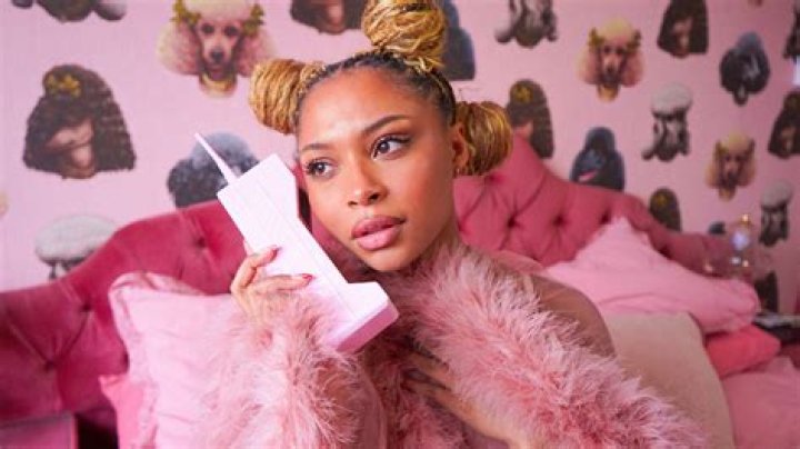 CelebMix Valentine: Dodie - CelebMix