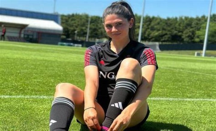 Who is Hot and Sexy Blogger Celine Linarte? Explore Celine Linarte wiki, bio, age net worth and patents