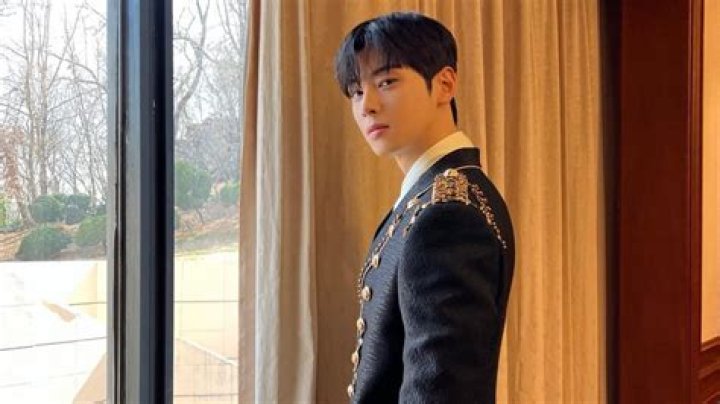 Cha Eun-woo Net Worth, Age, Height