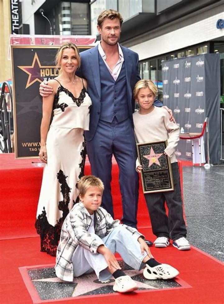 Chris Hemsworth's mother, Leonie Hemsworth Biography: TV series, Net Worth, Age, Height, Family, Instagram, Spouse, Kids, Wikipedia