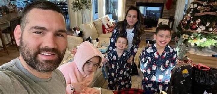 Chris Weidman Children: Does Chris Weidman have children?