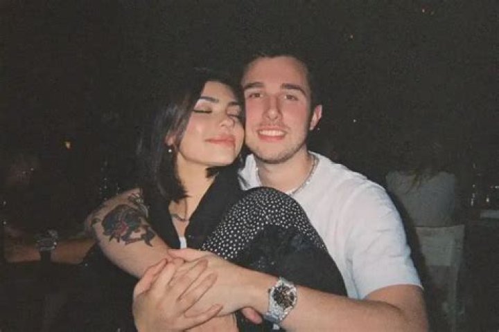 Christopher 'Marshmello' Comstock Biography: Songs, Age, Face, Songs, Net Worth, Real Name, Wikipedia, Girlfriend, Costume, Lyrics, Wallpaper