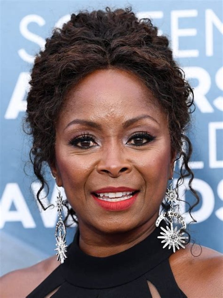 Crystal R. Fox Net Worth, Age, Height, Bio, Birthday, Wiki!