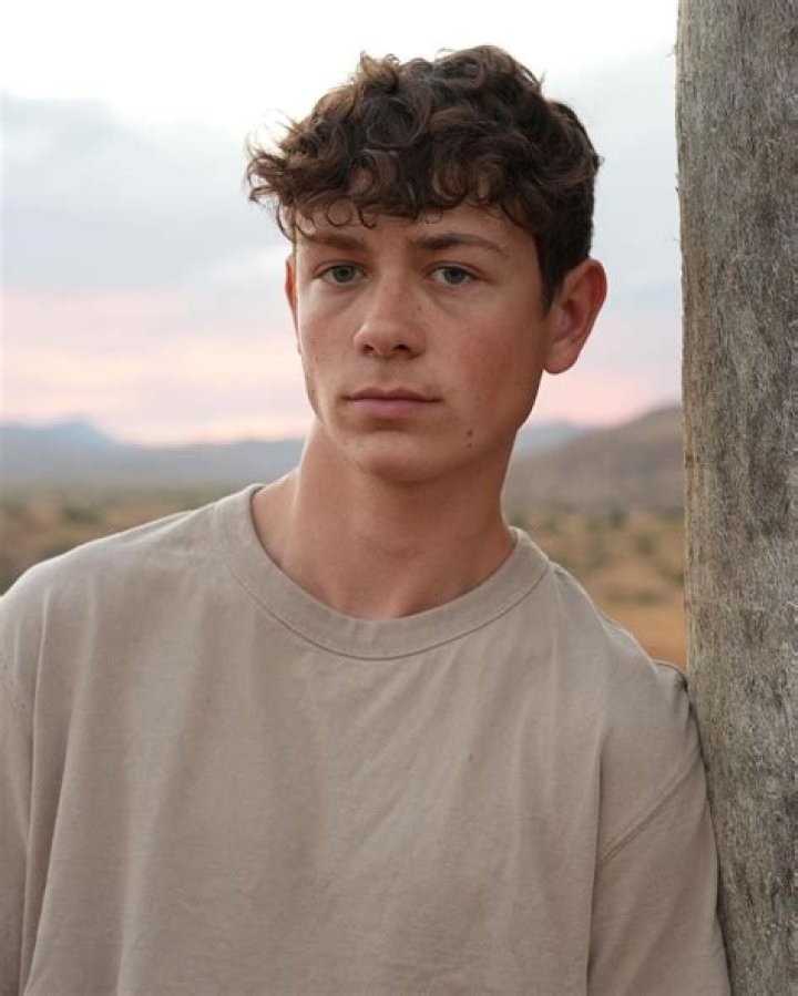 Dakota Lotus - Net Worth, Age, Height, Birthday, Bio, Wiki!