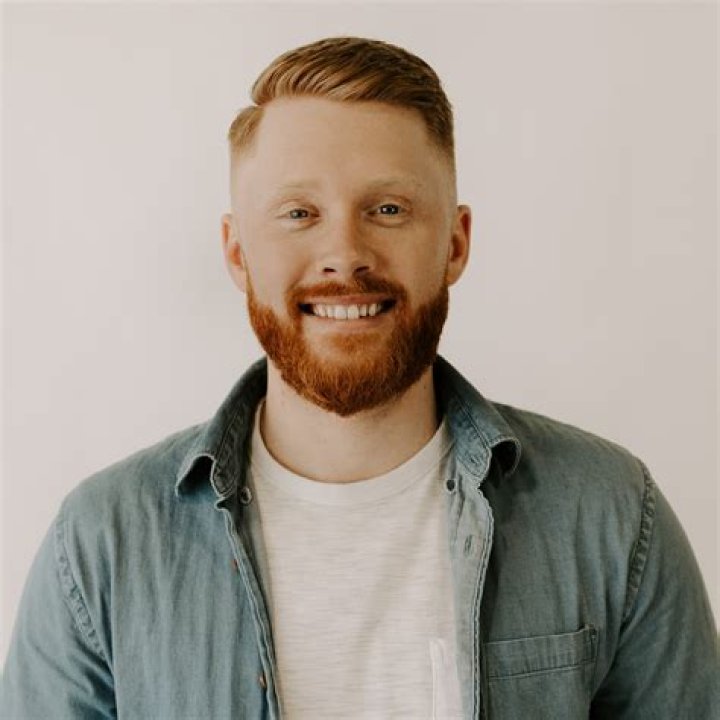 Dallas Edwards Bio, Age, Height, Net Worth, Girlfriend, Dating