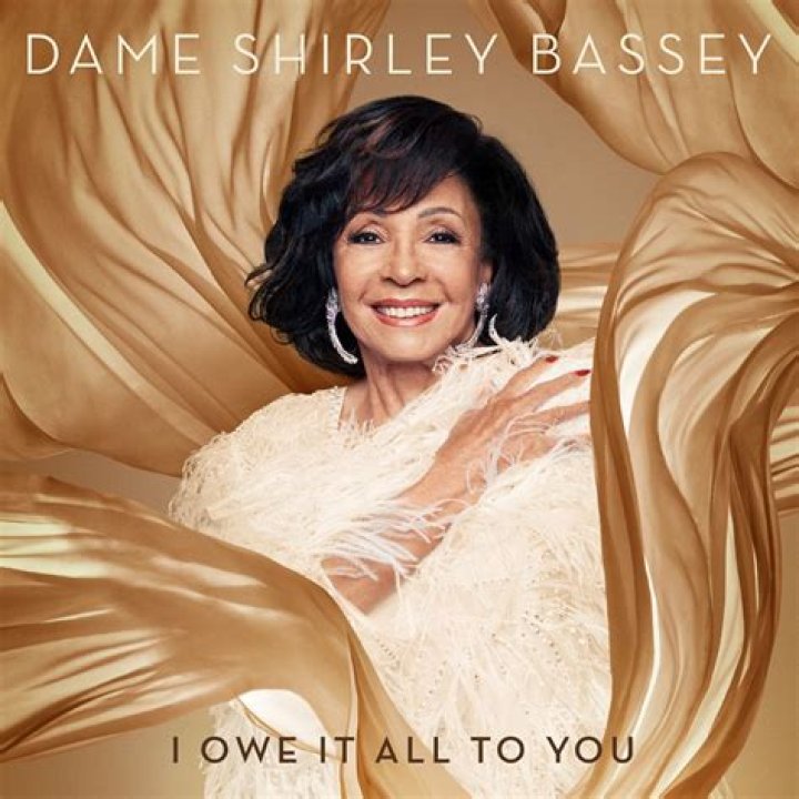 Dame Shirley Bassey announces a new album as thank you to her fans