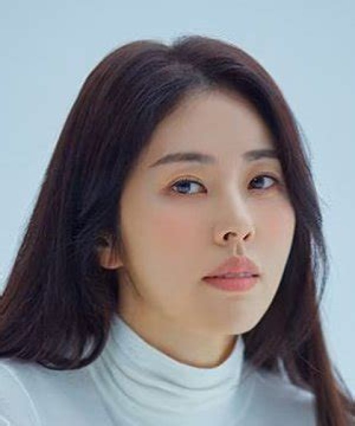 Danielle Suh - Net Worth, Age, Height, Birthday, Bio, Wiki!