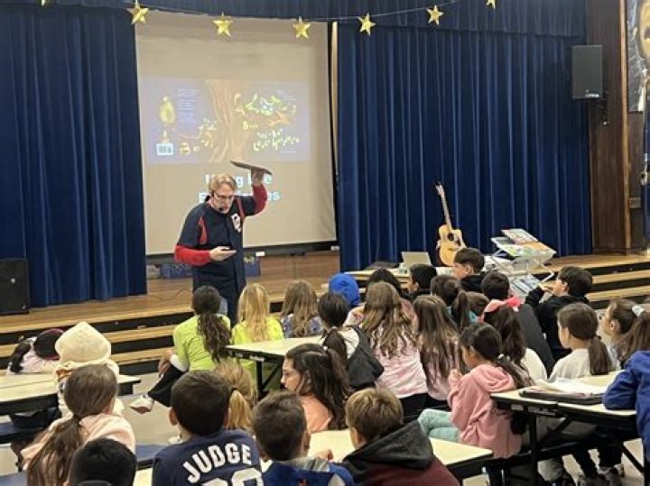 Daryl Cobb Net Worth, Age, Height, Bio, Birthday, Wiki!