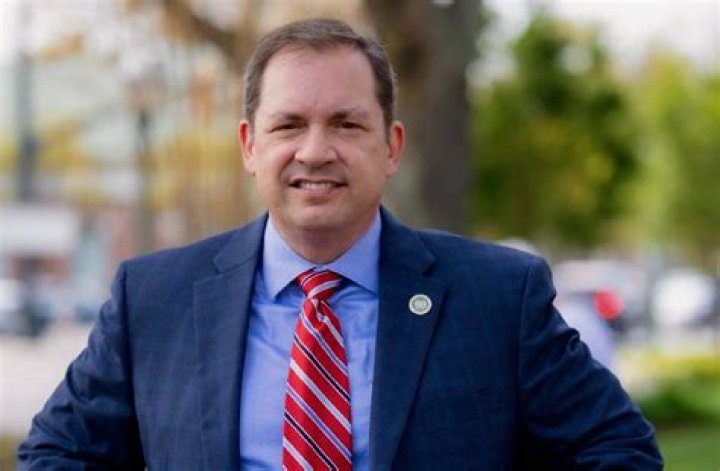 Fame | David Pascoe net worth and salary income estimation Jan, 2024