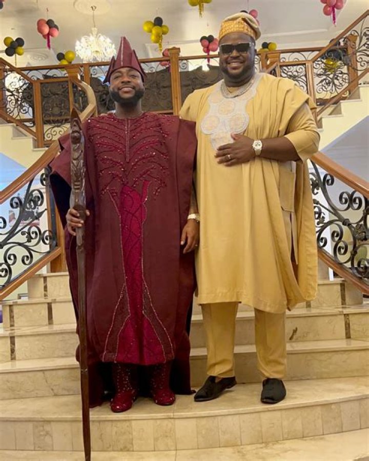 Davido’s Elder Brother, Adewale Adeleke Celebrates His Dad On His Birthday