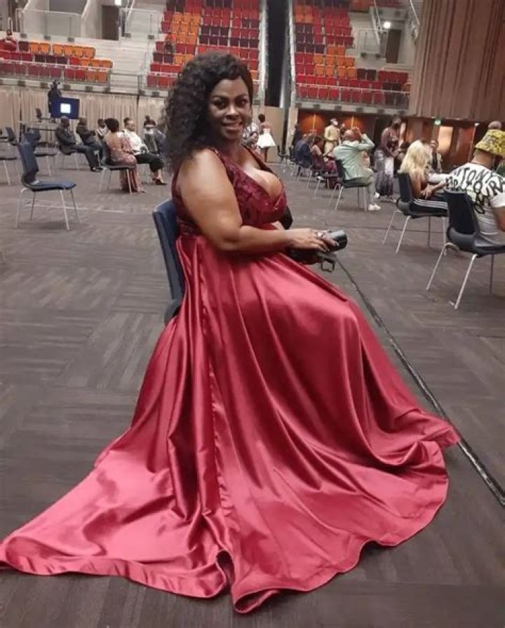 Dawn Thandeka King Biography: Age, Net Worth, Husband, Children, Parents, Siblings, Height, Instagram, Awards, Songs, Wiki