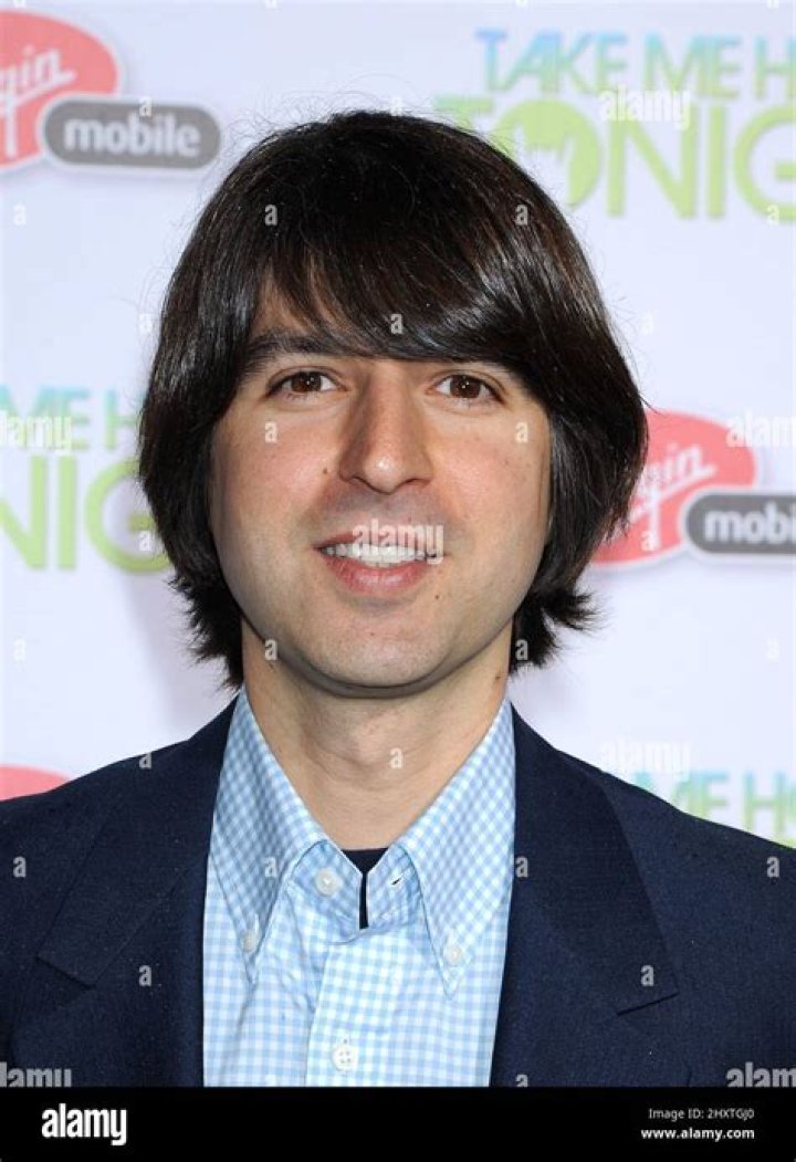 Who is Demetri Martin? Wiki, Age, Wife, Net Worth, Height, Ethnicity (Biographygist)