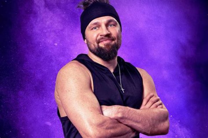 Derrick Kosinski Net Worth, Age, Height, Bio, Birthday, Wiki!