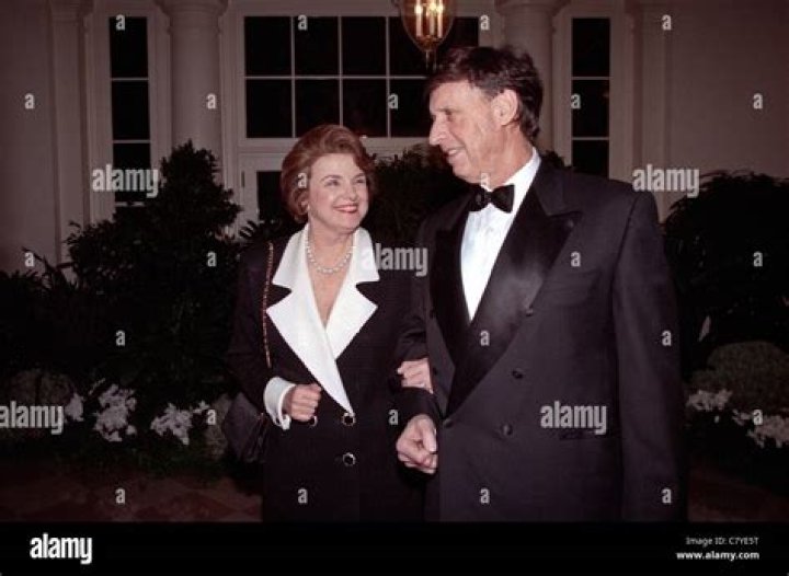Dianne Feinstein Husband: Meet Richard C. Blum