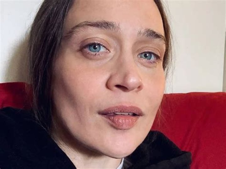 Fiona Harte and her debut single 'White Picket Fence'