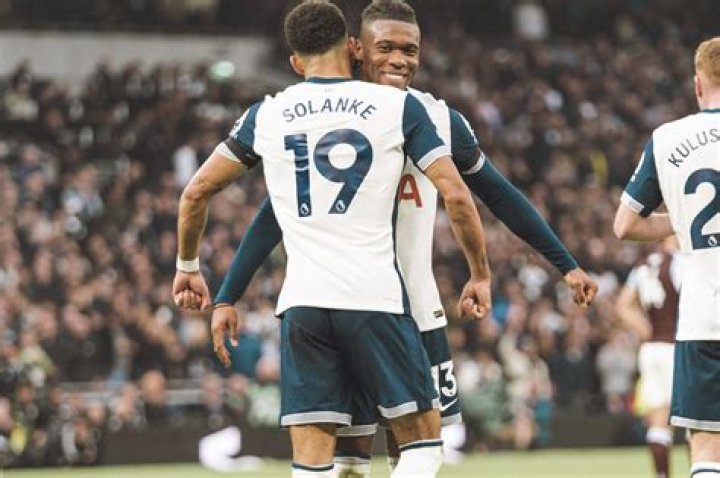 Dominic Solanke Height: How Tall is Dominic Solanke?
