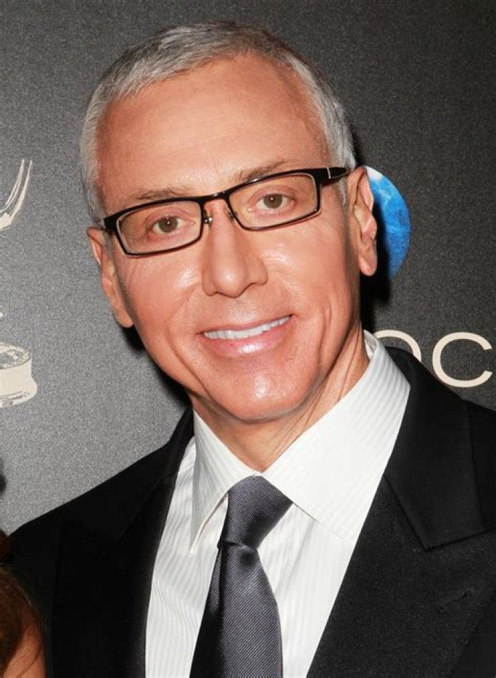 Drew Pinsky Net Worth 2024, Age, Height, Bio, Birthday, Wiki!