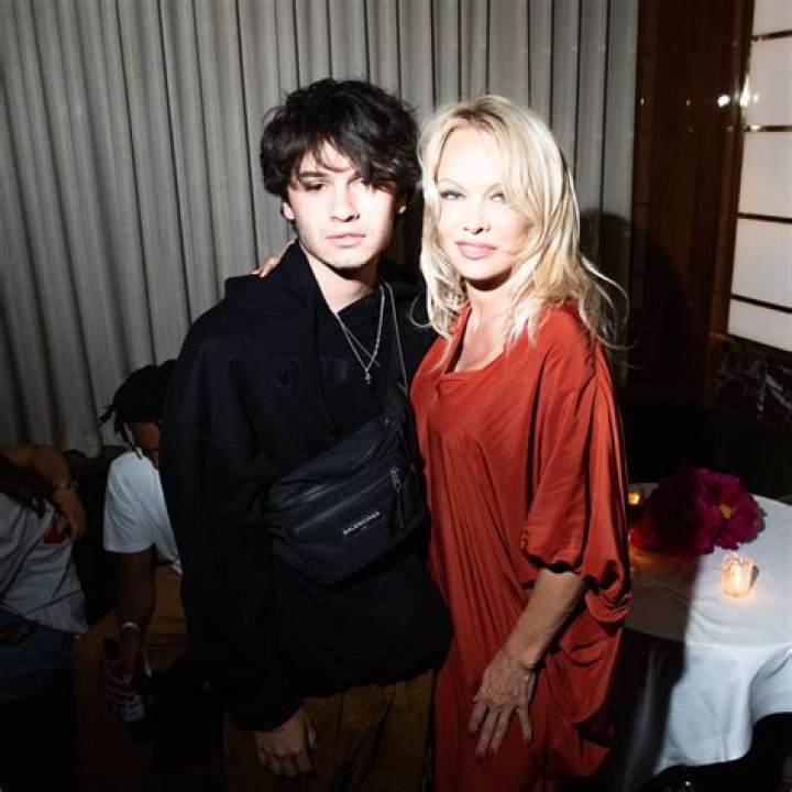 
Dylan Jagger Lee- Age, Height, Girlfriend Net Worth, Career, Nationality	