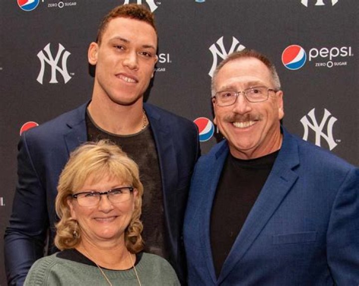 Eduardo Rodriguez Bio, Parents, Wife, Children, Siblings, Net Worth