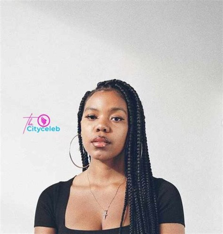 Elaine Mukheli (Biography, Net Worth, Songs, Age, Wikipedia, Boyfriend, Parents, Instagram, Car, Family, Culture)